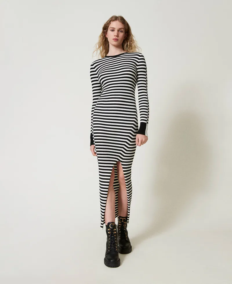 Abito lungo in maglia a righe