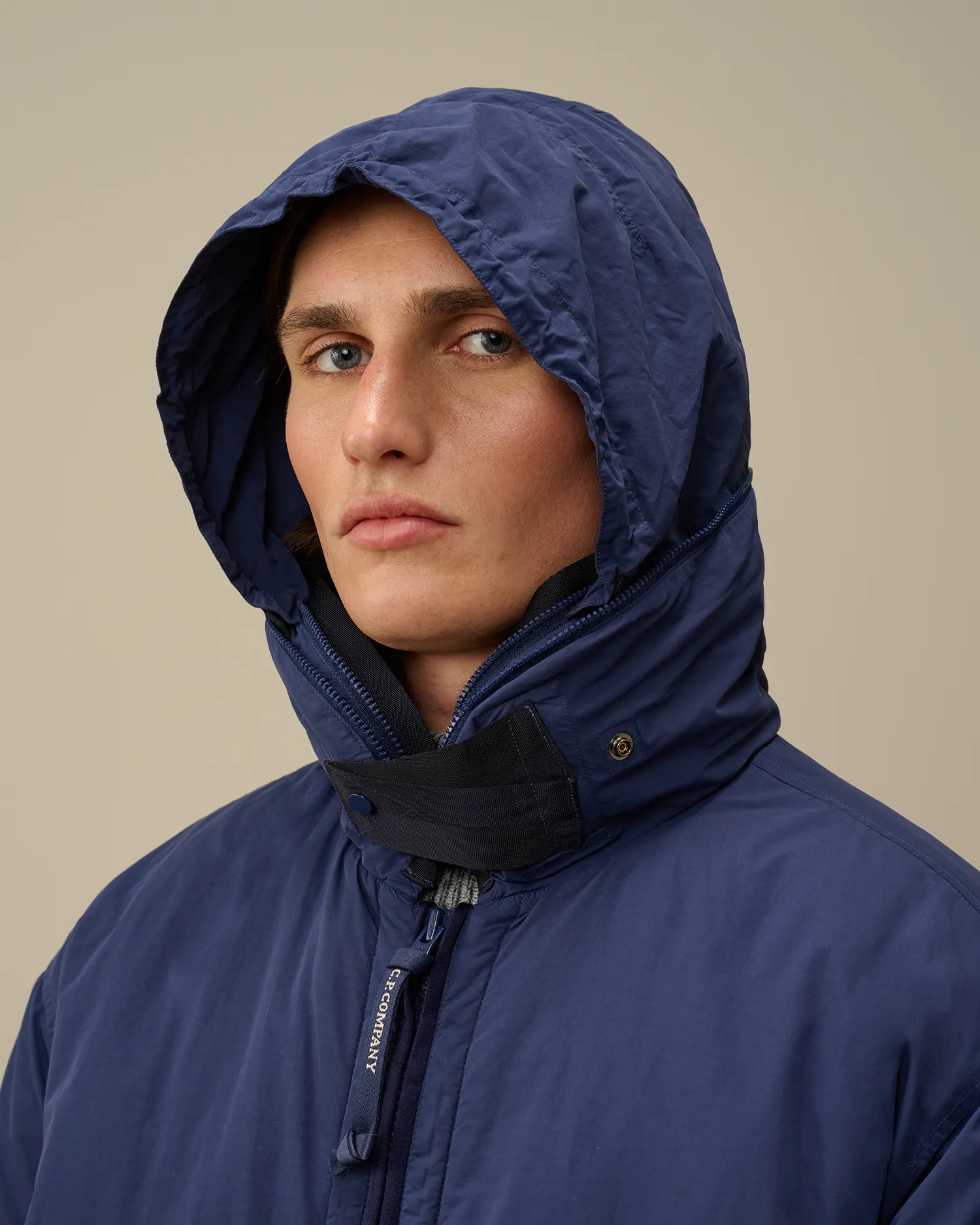 Flatt Nylon Hooded Short Down Jacket