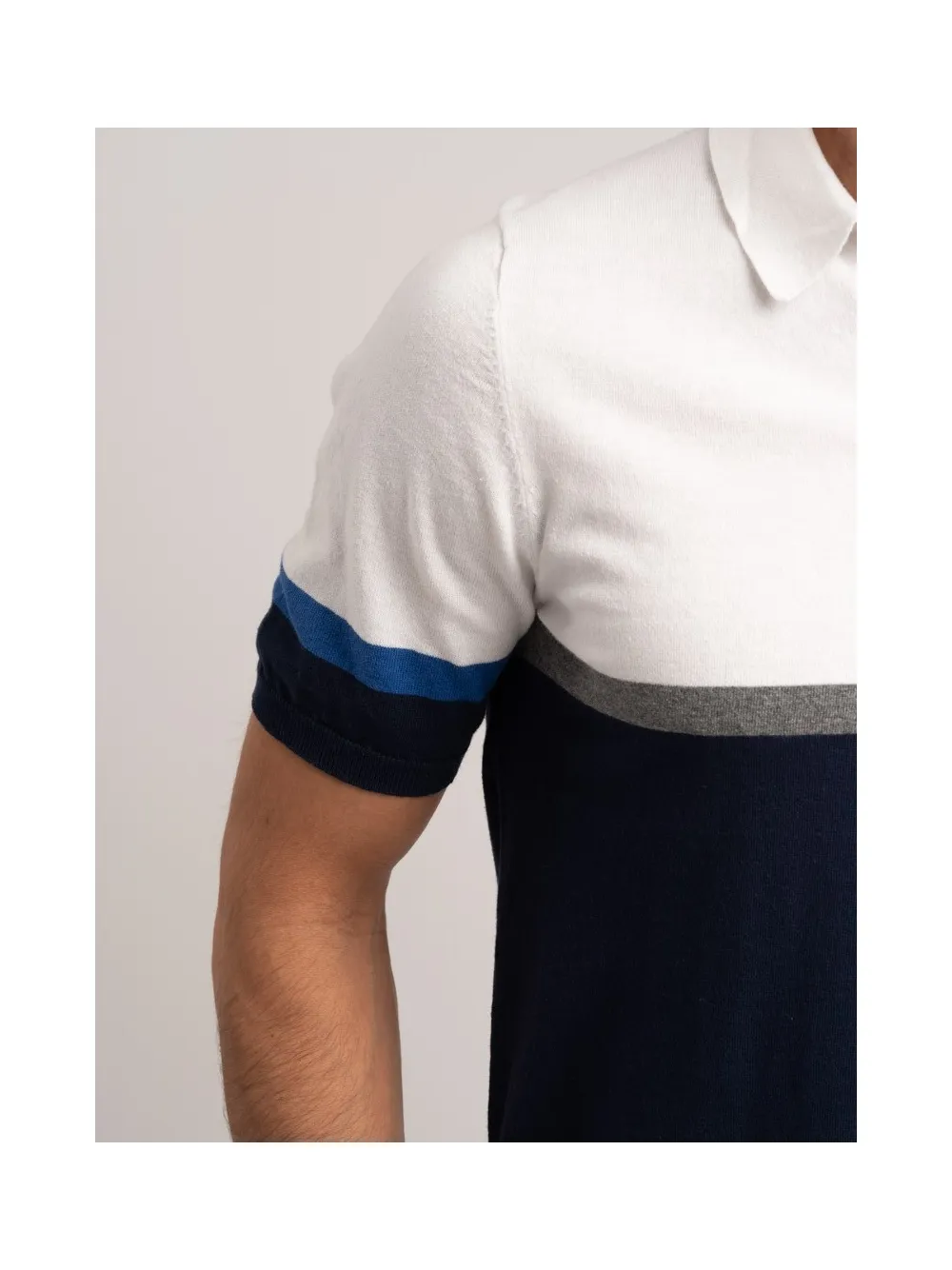 Maglia uomo stile polo a mezza manica realizzata in puro cotone lavorato a maglia bicolore
