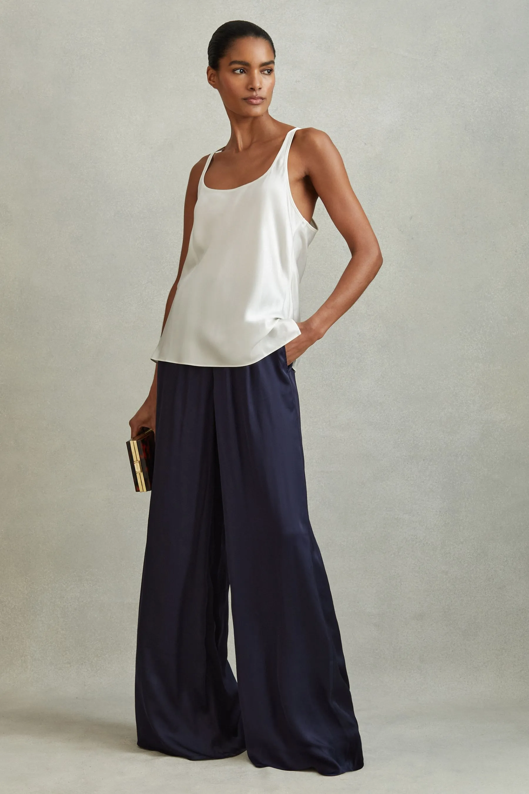 Reiss - Yara Satin Pantaloni ampio con elastico in vita    